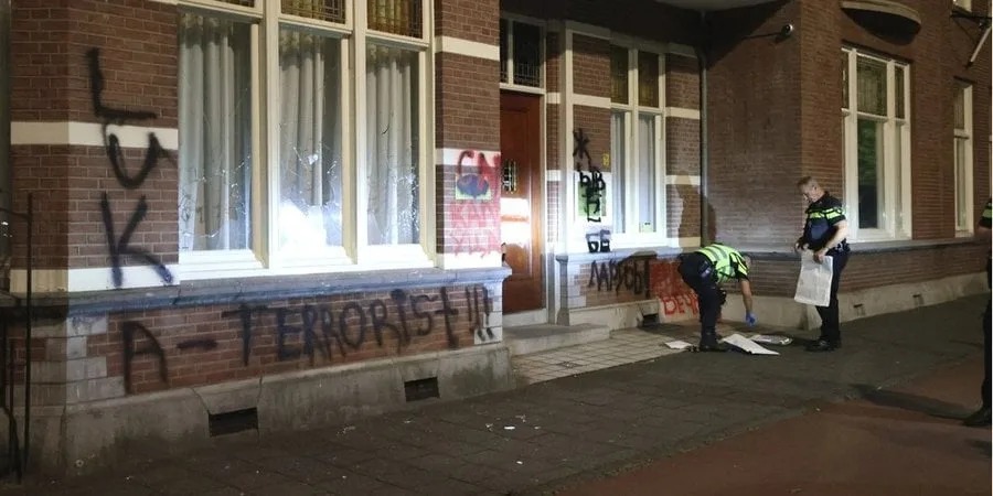Embaixada da Bielo-Rússia na Holanda vandalizada com pichações anti-Lukashenko